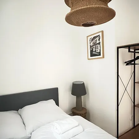 Apartment Modern Design 75sq In Mitte