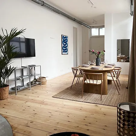 Apartment Modern Design 75sq In Mitte