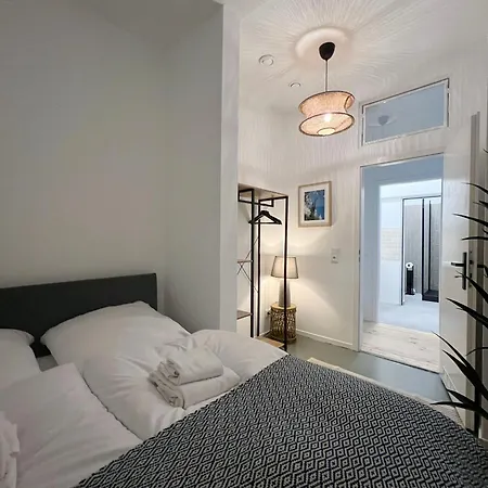 Modern Design 75sq In Mitte Apartment Berlin