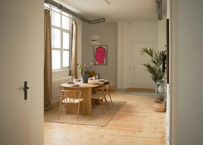 Modern Design 75sq In Mitte Apartman *