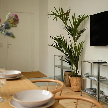 Modern Design 75sq In Mitte Berlin