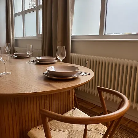 Modern Design 75sq In Mitte *