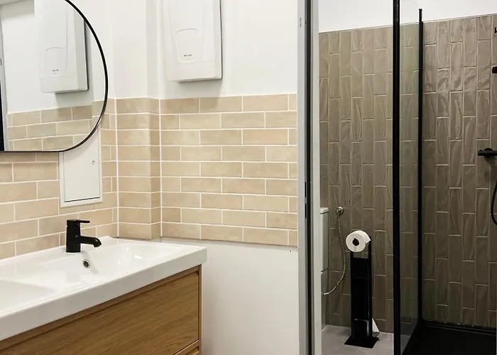 Modern Design 75sq In Mitte